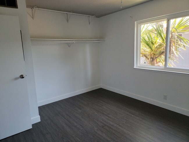 Building Photo - 3216 Delaware St