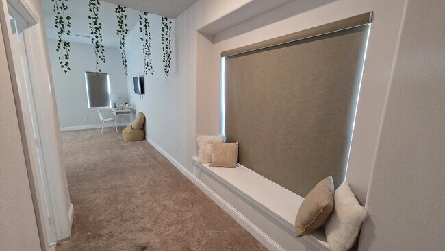 Building Photo - 1112 Maverick Dr