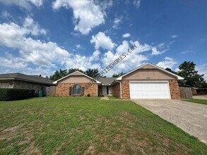 Building Photo - 11629 Kings Cir