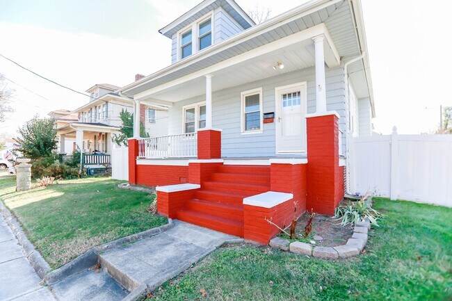 Building Photo - 3701 Amherst St