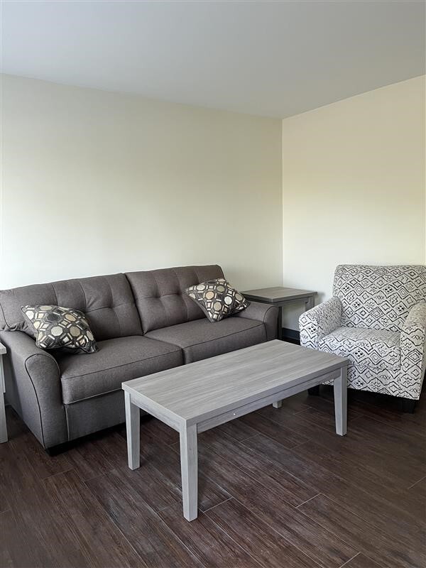 Building Photo - Ravenwood Apartments