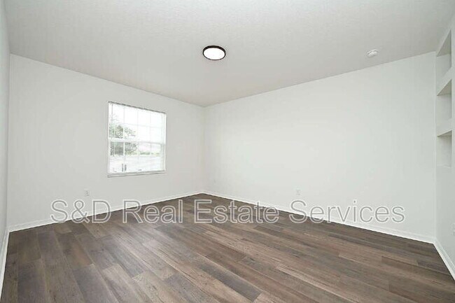 Building Photo - 1011 N Brunnell Pkwy