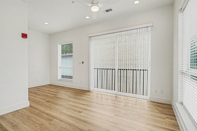 Building Photo - Be the first to live in Unit 205 at 2217 Fitzhugh—a brand-new 2026 construction offering 597 sq f...