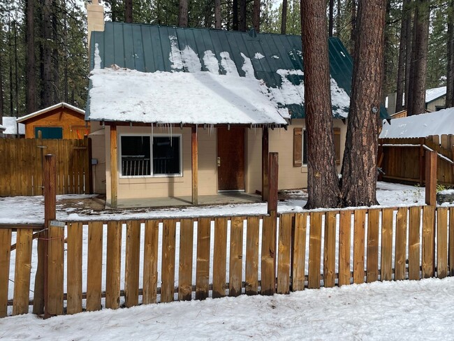 Primary Photo - Upgraded and Cozy Al Tahoe Cabin - long te...