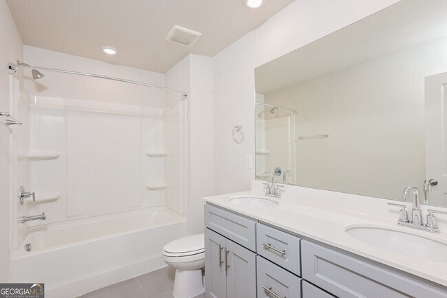 Building Photo - 5834 Un Grv Dr