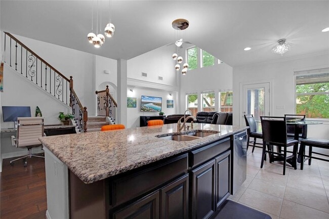 Building Photo - 5724 Siragusa Dr
