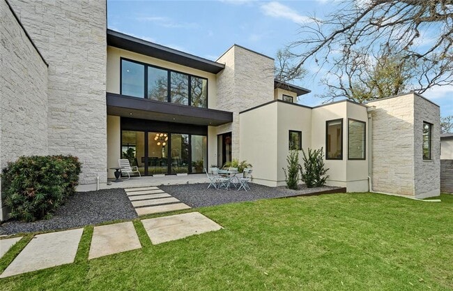 Building Photo - 308 Briarwood Trail