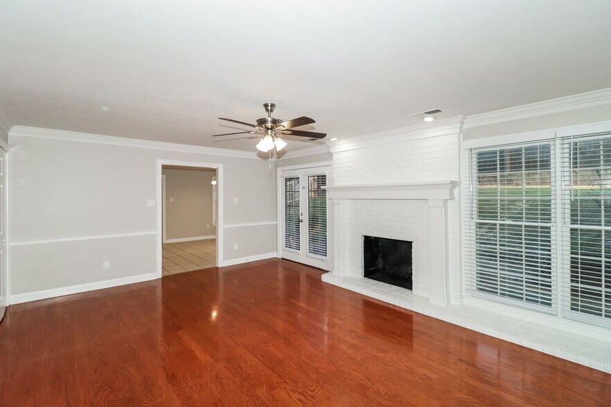 Building Photo - 225 Richards Way Dr