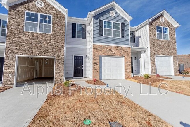 Building Photo - 30 Moorlyn Ln
