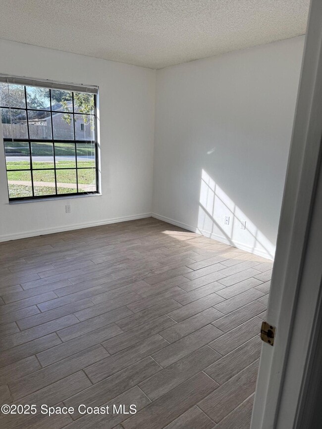 Building Photo - 4345 Westlake Dr