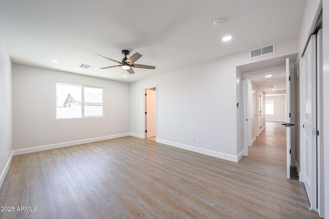 Building Photo - 11202 N 43rd Dr