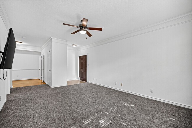 Building Photo - 2700 Revere St