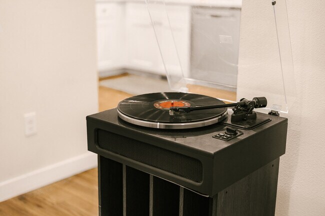 Building Photo - 3213 Grand Blvd