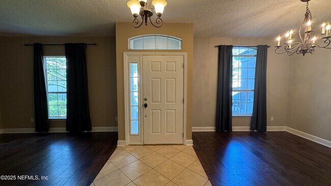 Building Photo - 614 Loire Ct