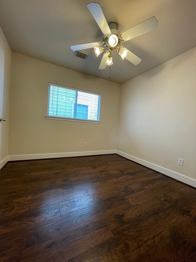 Building Photo - 11928 Prior Park Dr