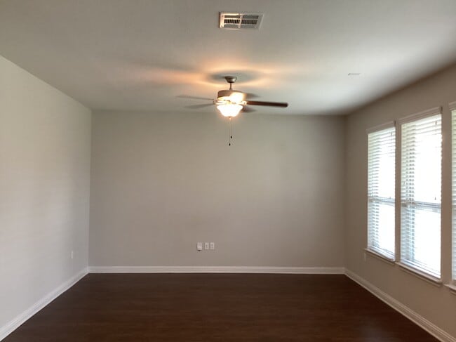 Building Photo - 6109 Gerard Dr
