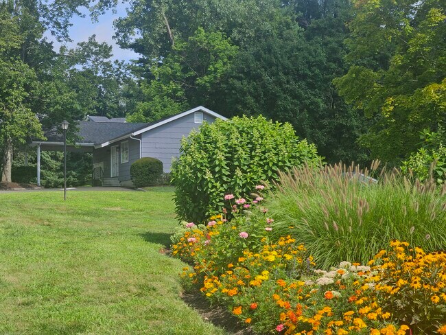 Building Photo - 54 Deer Run