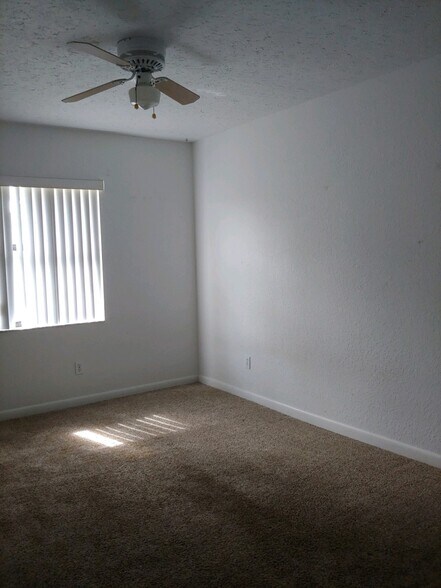 Building Photo - 2200 W Silver Hill Ln