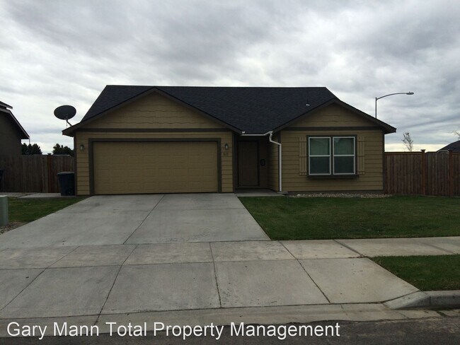 Primary Photo - 3 br, 2 bath House - 1615 E Filmore Dr