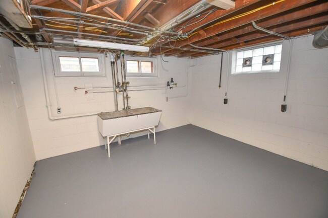 Building Photo - 3151 S Quincy Ave