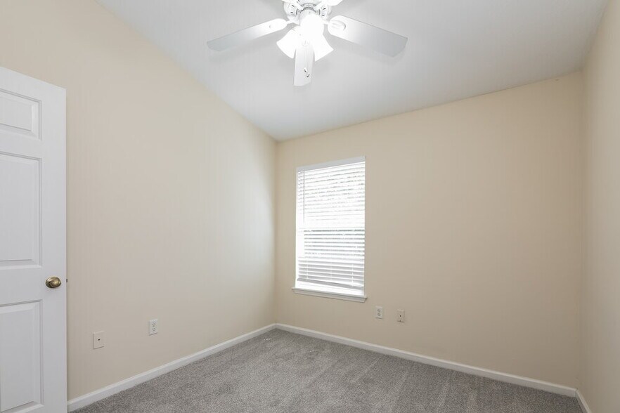 Building Photo - 13478 Sunstone St