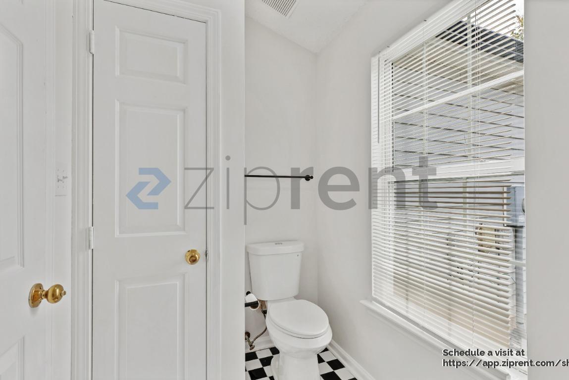 Building Photo - 4711 Avalon Forest Ln