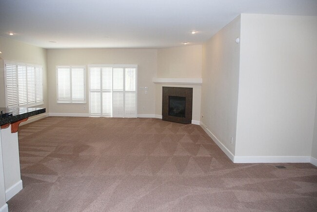 Building Photo - Newly Updated Single Story 4 BR + Office, 2.5 Bath and 3 Car