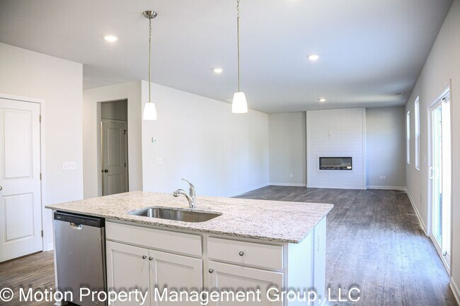 Building Photo - 19 Springwood Ln