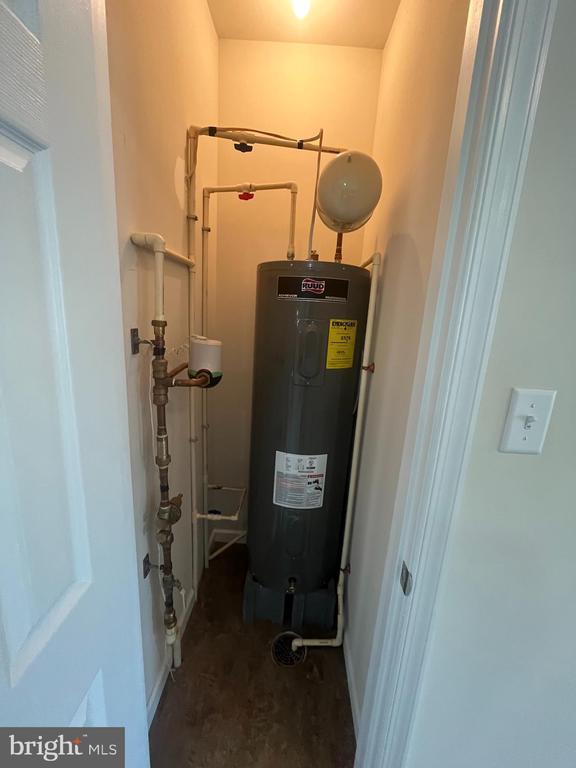 Building Photo - 103 Goods Wy