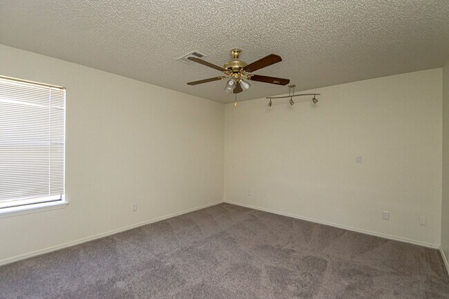 Building Photo - 1525 Northwick Ct