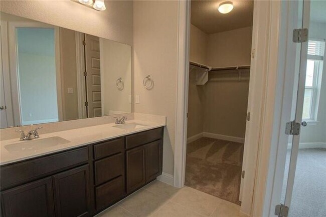 Building Photo - 344 Gaida Loop, Georgetown, Texas 78628