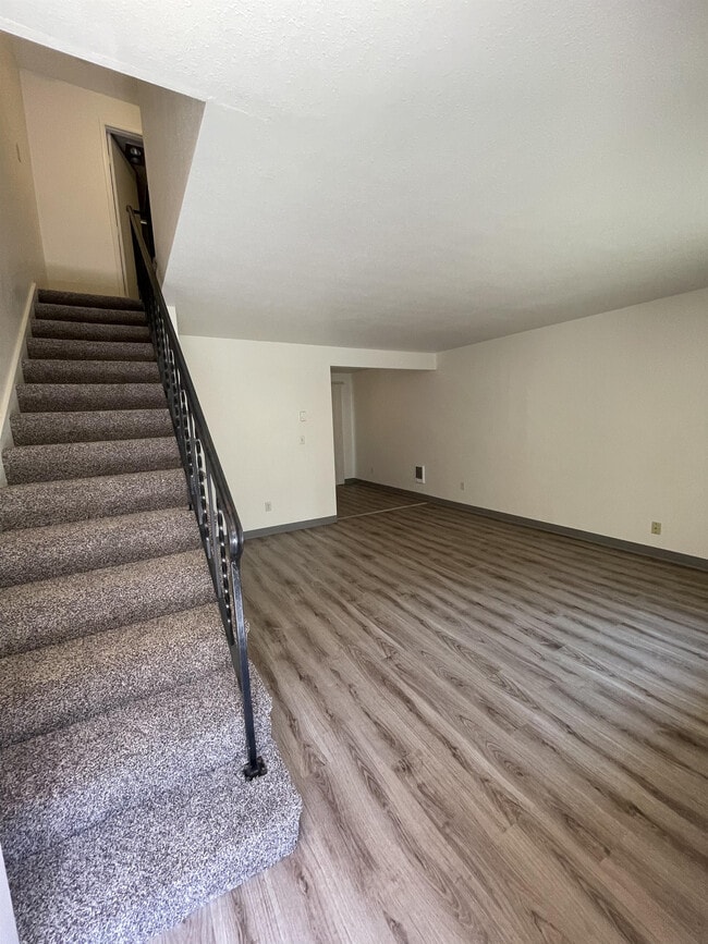 Building Photo - 130 NE Conifer Blvd