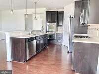 Building Photo - 43913 Centergate Dr