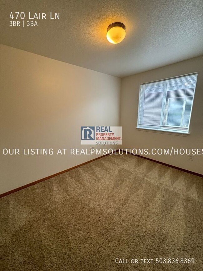 Building Photo - 470 Lair Ln