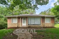 Building Photo - 1156 Skyline Dr