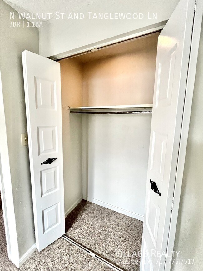 Building Photo - 492 N Walnut St