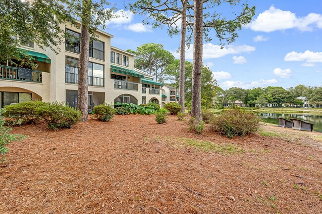 Building Photo - 208 Southlake Ct