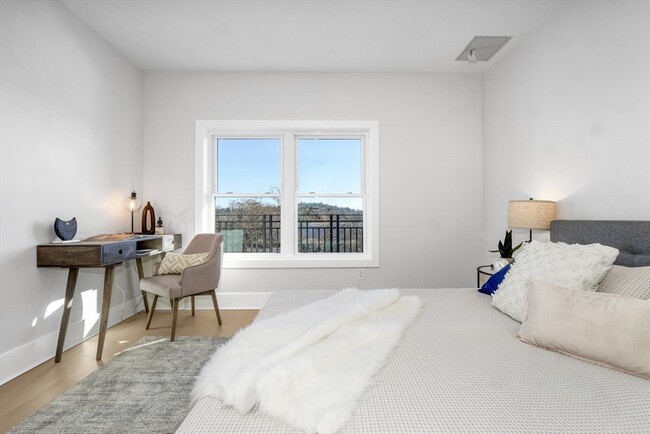 Building Photo - 62 Foundry St