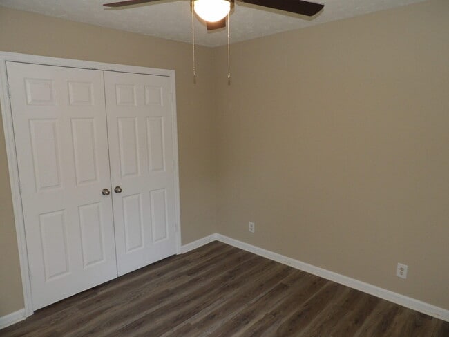 Building Photo - 35 Ashwood Ct