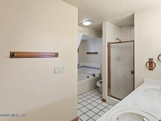 Building Photo - 235 Solar Heights Terrace