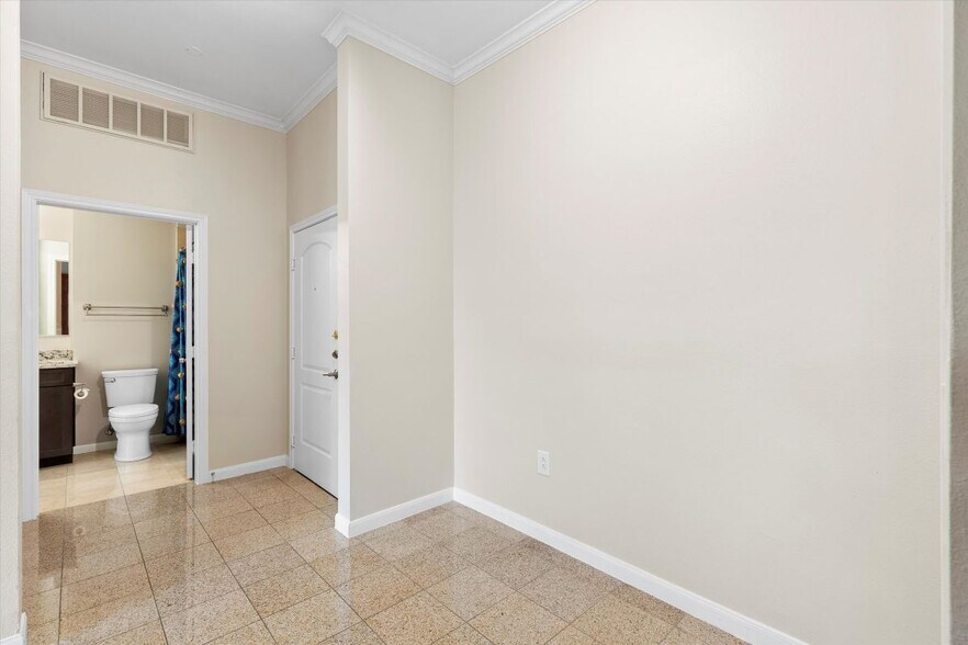 Building Photo - 3225 Turtle Creek Blvd Blvd