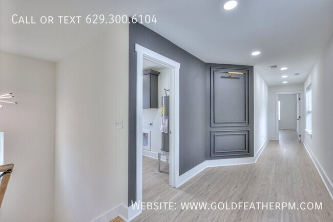 Building Photo - 402 E Trinity Ln