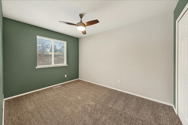 Building Photo - Comfortable Living in a Prime Central Boise Location
