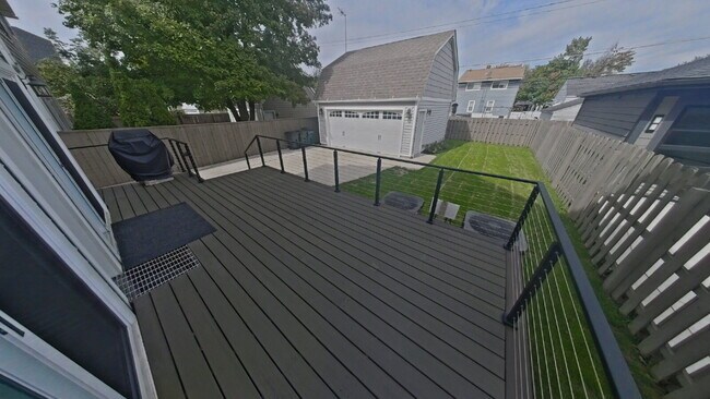 Building Photo - 1423 Ruffner Ave