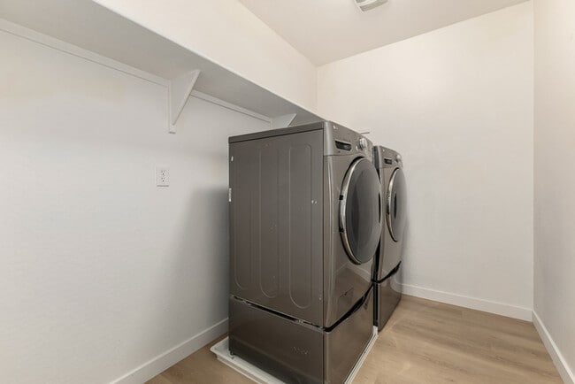 Building Photo - 2972 E Shannon St