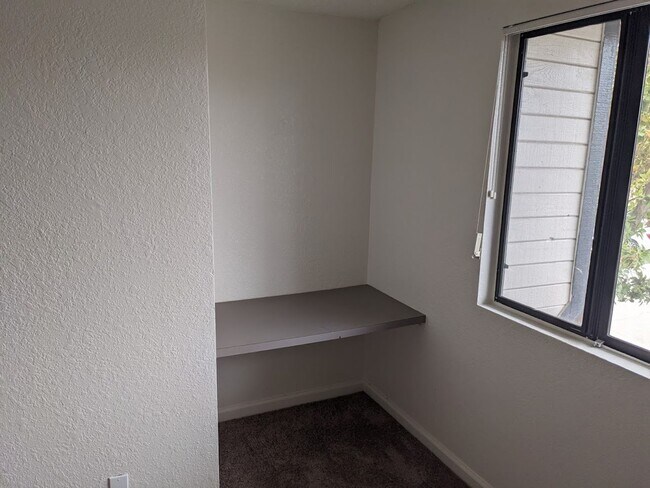 Building Photo - 55 Stenner St