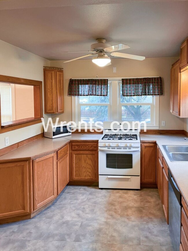 Building Photo - New home is a
