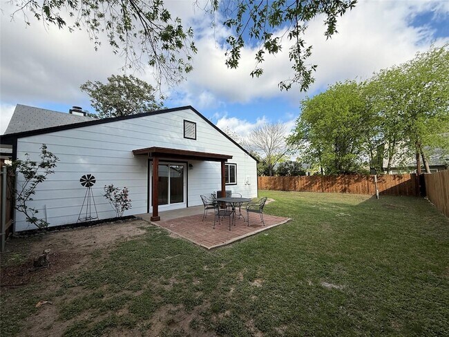 Building Photo - 508 Andover Cove