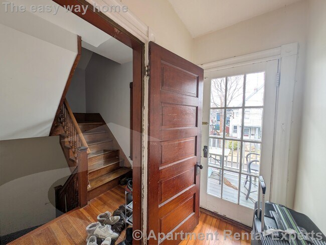 Building Photo - 16 Curtis Ave