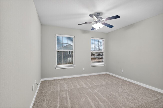 Building Photo - 2304 SW Juniper Ave